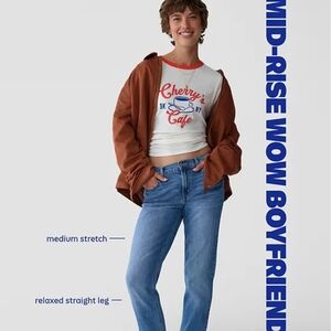 Old Navy Women's Wow Boyfriend Jeans Size 8